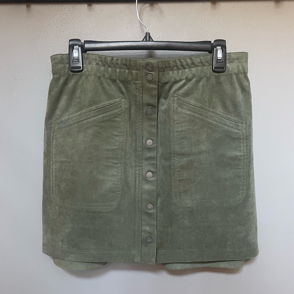 BCBG Size Olive Green Medium Skirt